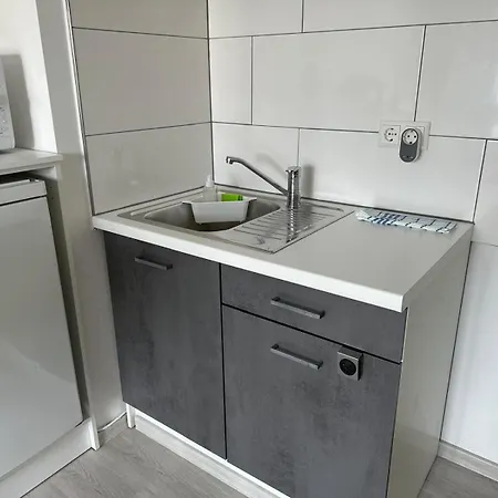1 Wohung Mit Grosser Eckbadewanne